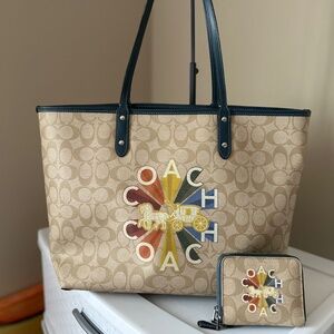 COACH CITY TOTE AND WALLET IN SIGNATURE CANVAS WITH COACH RADIAL RAINBOW